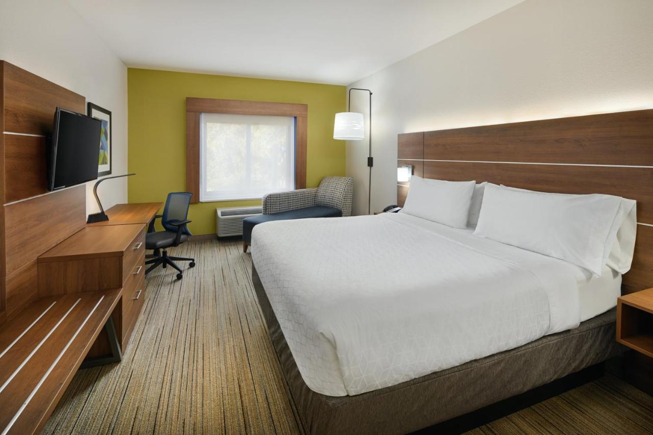 Holiday Inn Express Hotel & Suites Pensacola-West Navy Base By Ihg Beach Haven Room photo